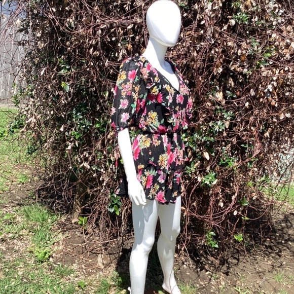 💋Yumi Kim Hailey In Paradise Villa Black Floral Print Mini Dress - Picture 3 of 9